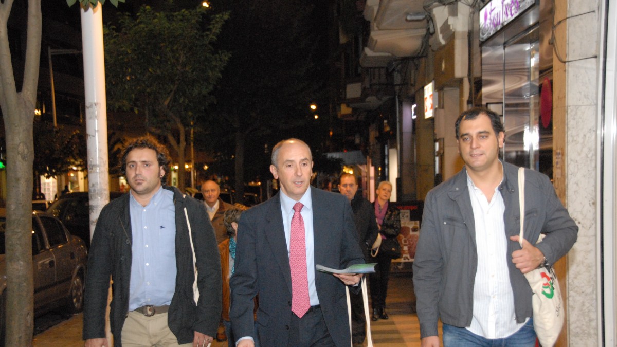 Josu Erkoreka en Santurtzi con Anasagasti, Esteban, Azpiazu e Ituarte