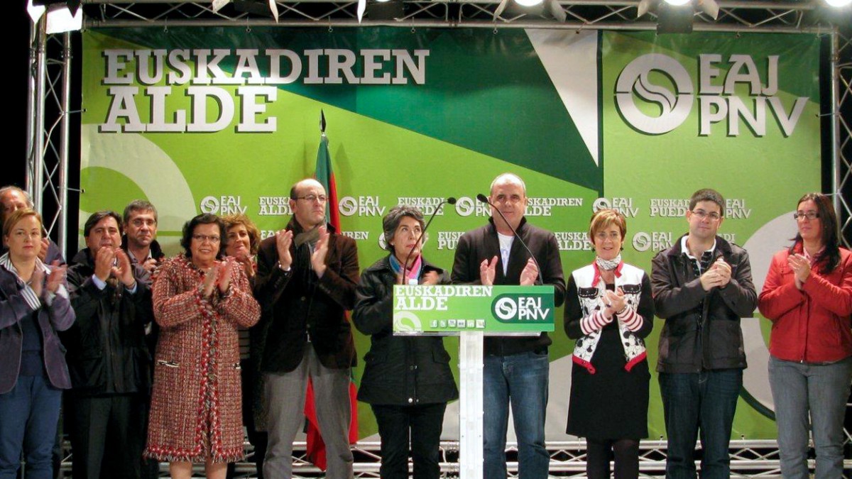 Arantxa Tapia eta Joseba Egibar  Antiguako Gaskuña plazako ekitaldi politikoan
