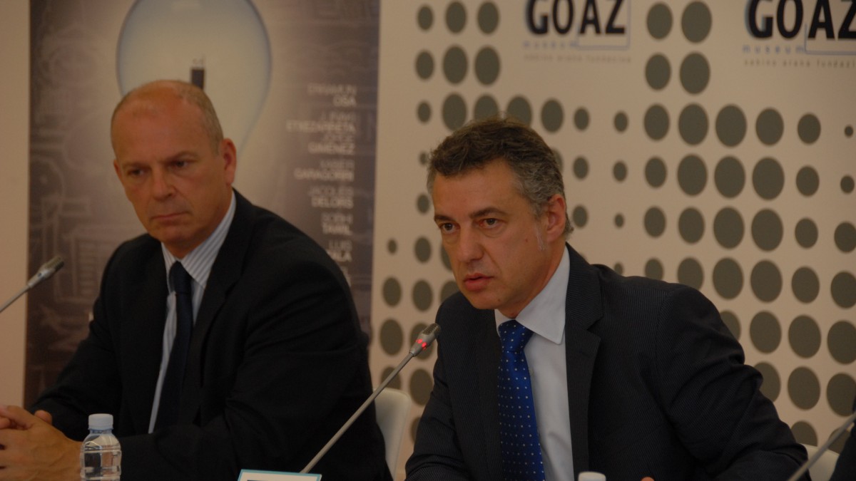 Iñigo Urkullu Hermes aldizkarien ale berrien aurkezpenean