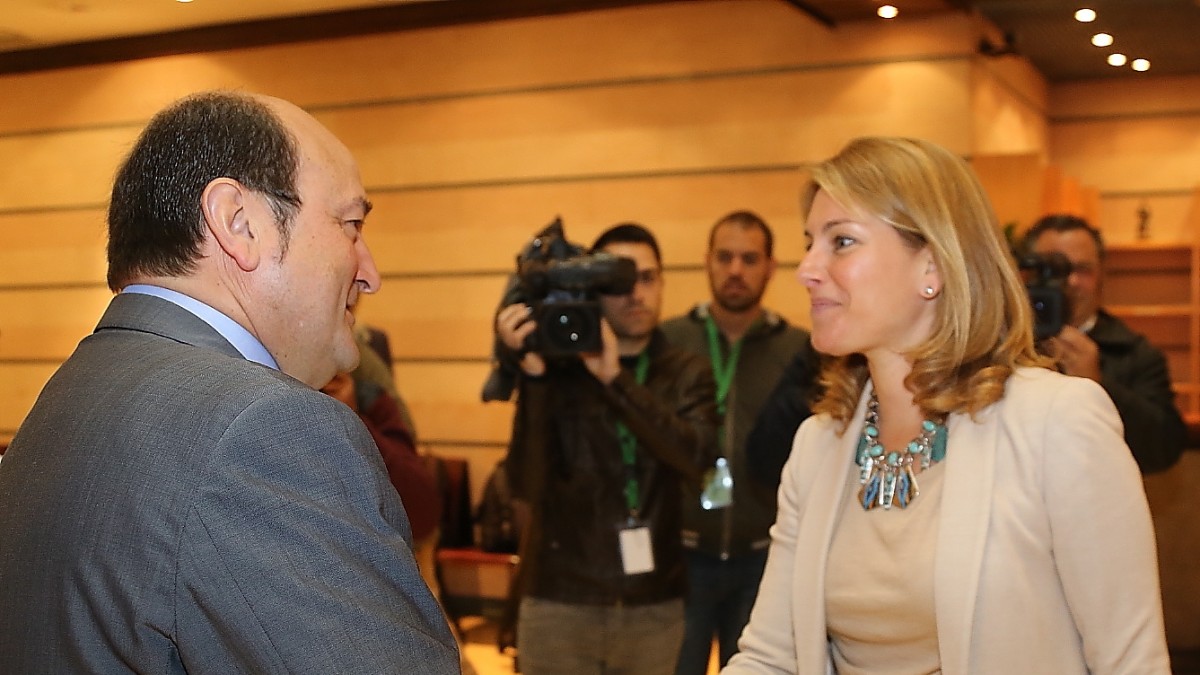 Andoni Ortuzar eta Arantza Quirogaren arteko topaketa Sabin Etxean