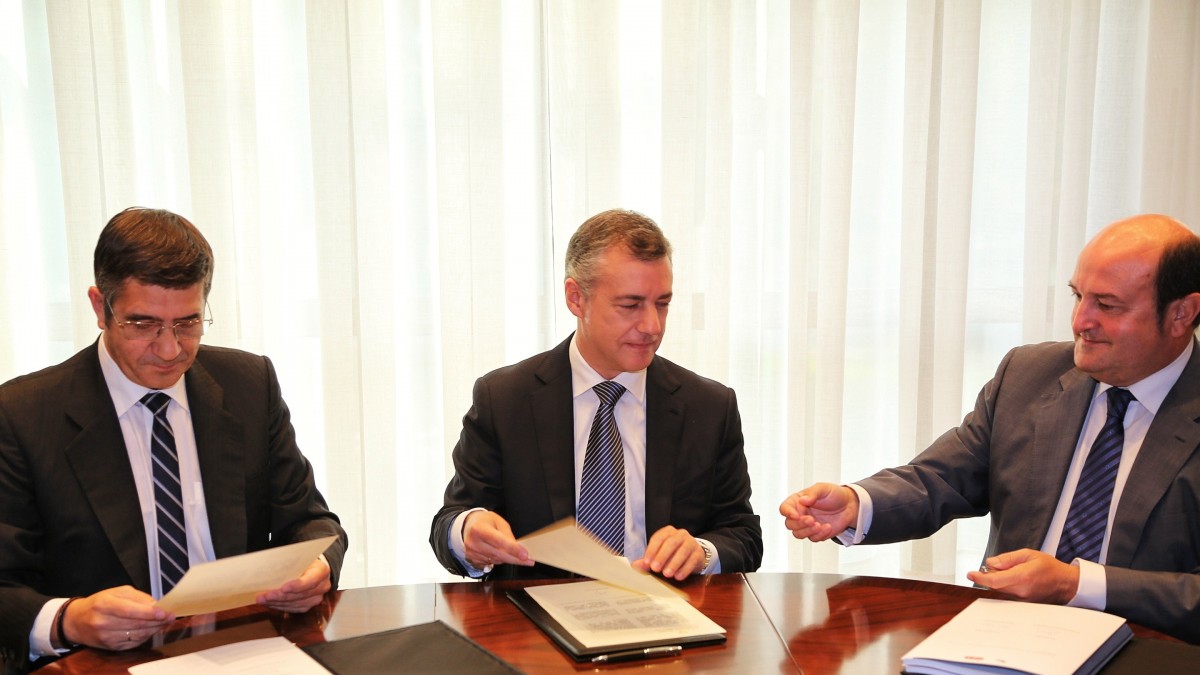 EAJ PNV PSE akordioaren sinadura