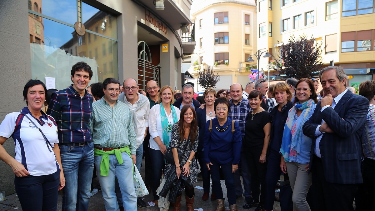 Representantes de EAJ PNV en el último lunes de Gernika 2015