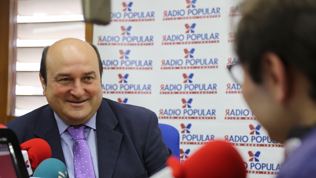 Andoni Ortuzar Herri irratian - maiatza 2016