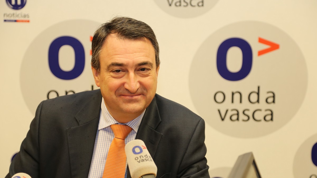 Aitor Esteban Onda Vasca irratian