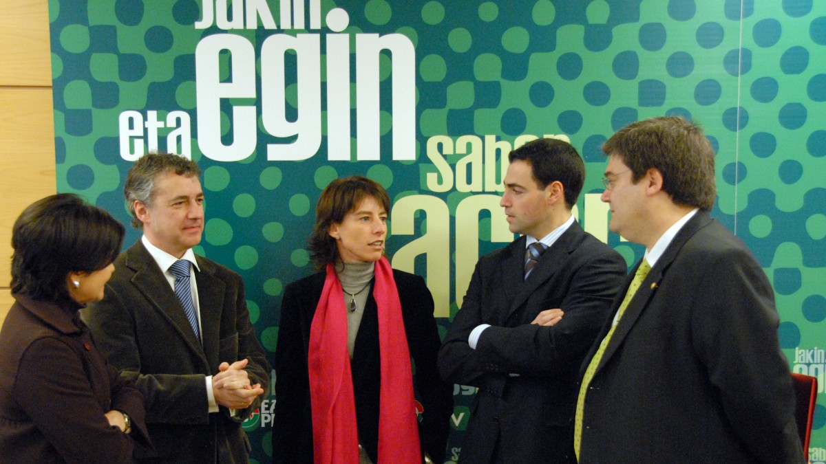 Iñigo Urkullu y  los coordinadores de área presentan a la prensa el documento de conclusiones