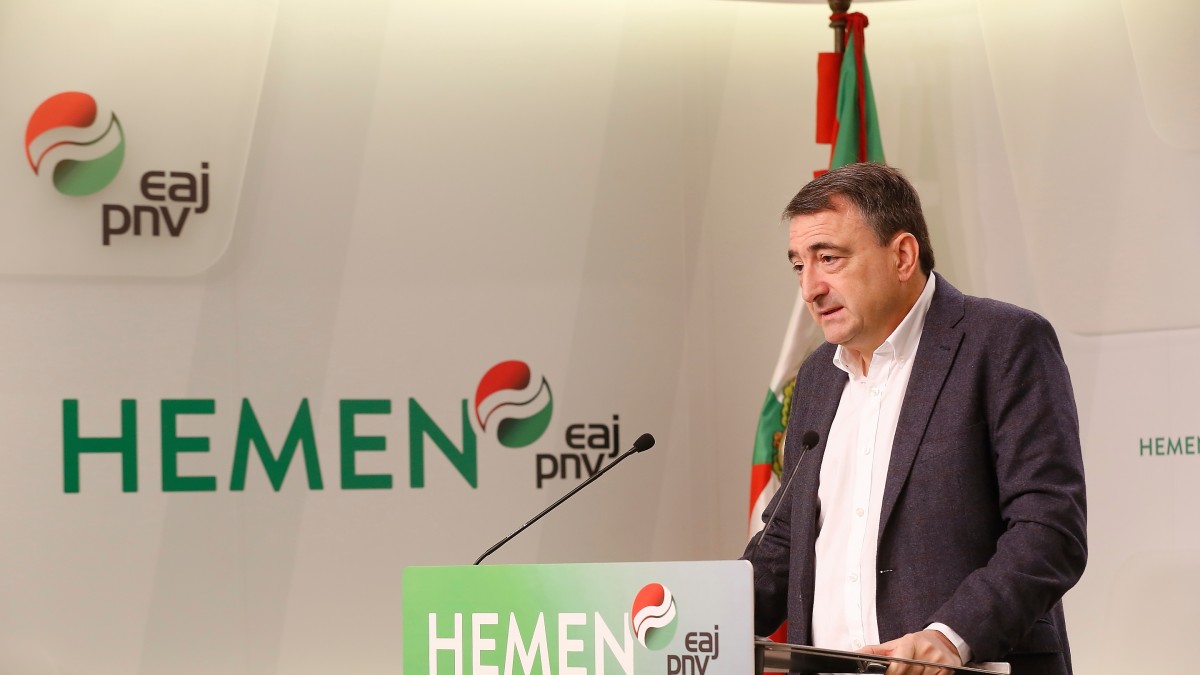 Aitor Esteban -  EAJ-PNVren balorazioa Espainiako Konstituzioaren urteurrenean
