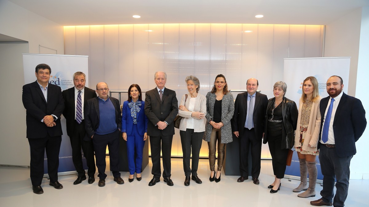 Andoni Ortuzar, Juan Maria Atutxa, Fuad Chahín, Gabriel Ascencio, Mariana Gomez del Campo, Ander Gurrutxaga, Izaskun Bilbao Barandika, Mireia Zarate, “XII. Bilboko Elkarrizketak” 