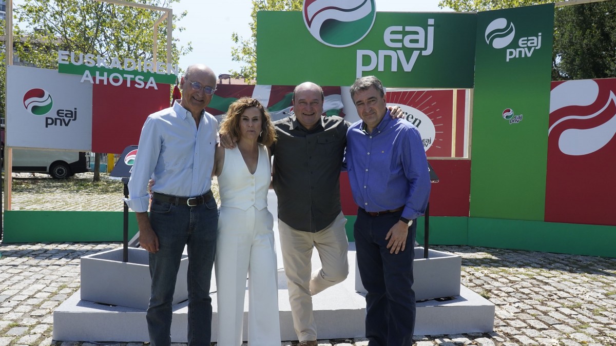 23-J Mikel Legarda, Almudena Otaola, Aitor Esteban, Andoni Ortuzar - Zaramaga