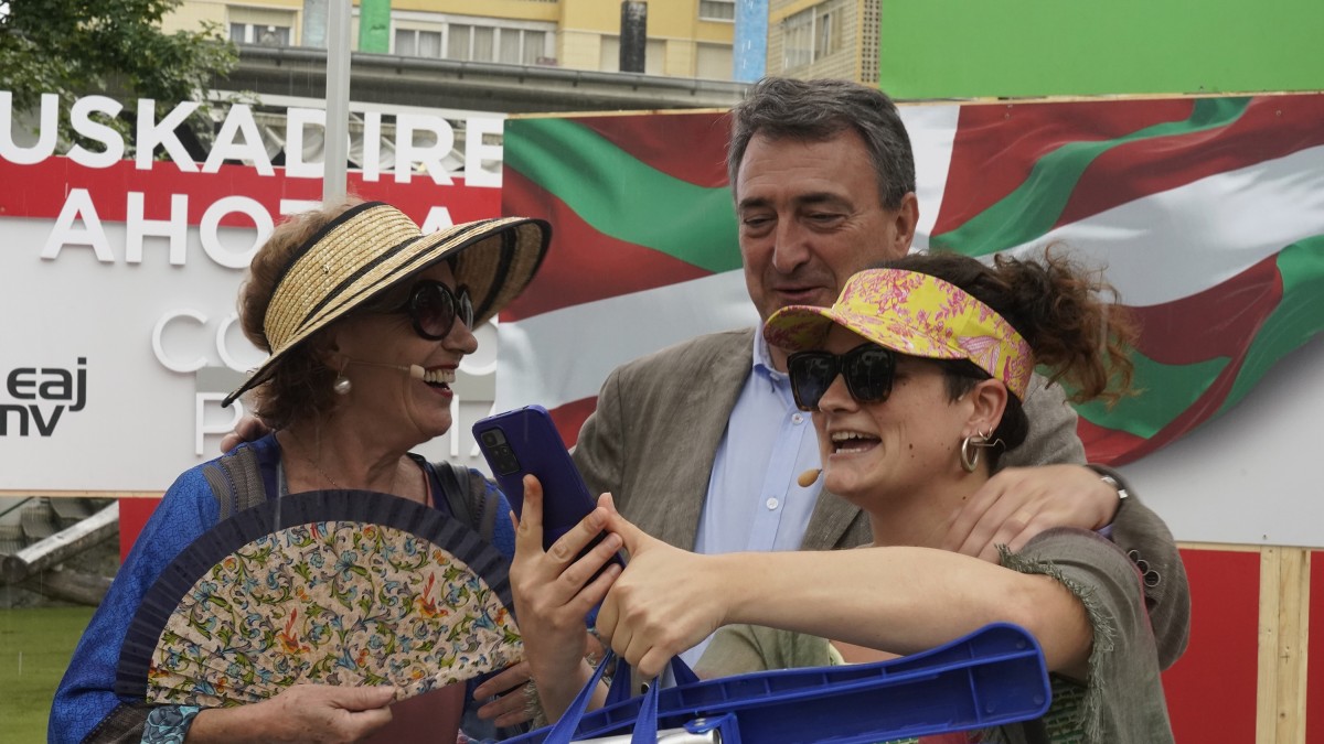 J-23 Mitin Festa Euskal Ahotsa Gira - Laudio - Aitor Esteban, Almudena Otaola, Andoni Ortuzar