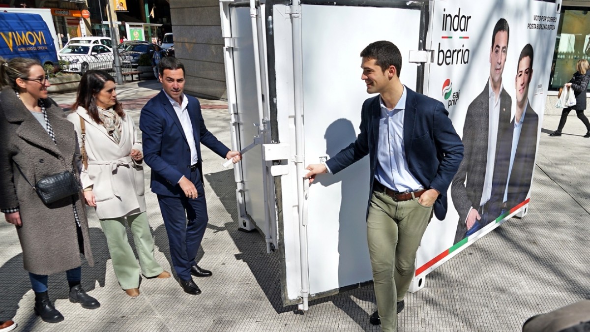Imanol Pradales Joseba Diez Antxustegi - Vitoria Gasteiz