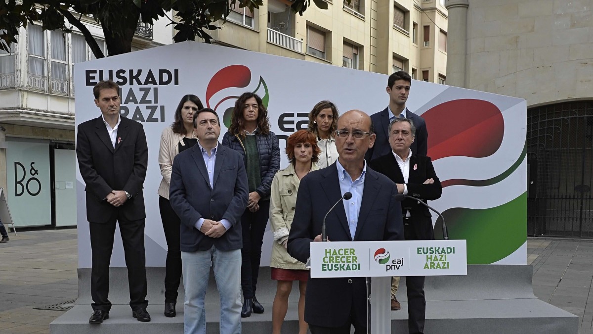 Arabaren interesak, eskubideak eta etorkizuna defendatzeko konpromisoa hartu du Legardak arabarren aurrean