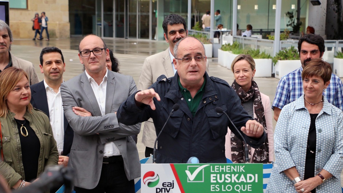 Egibar: “En Euskadi hay mucho turismo político, algunos utilizan una bandera u otra dependiendo del puerto al que arriban”