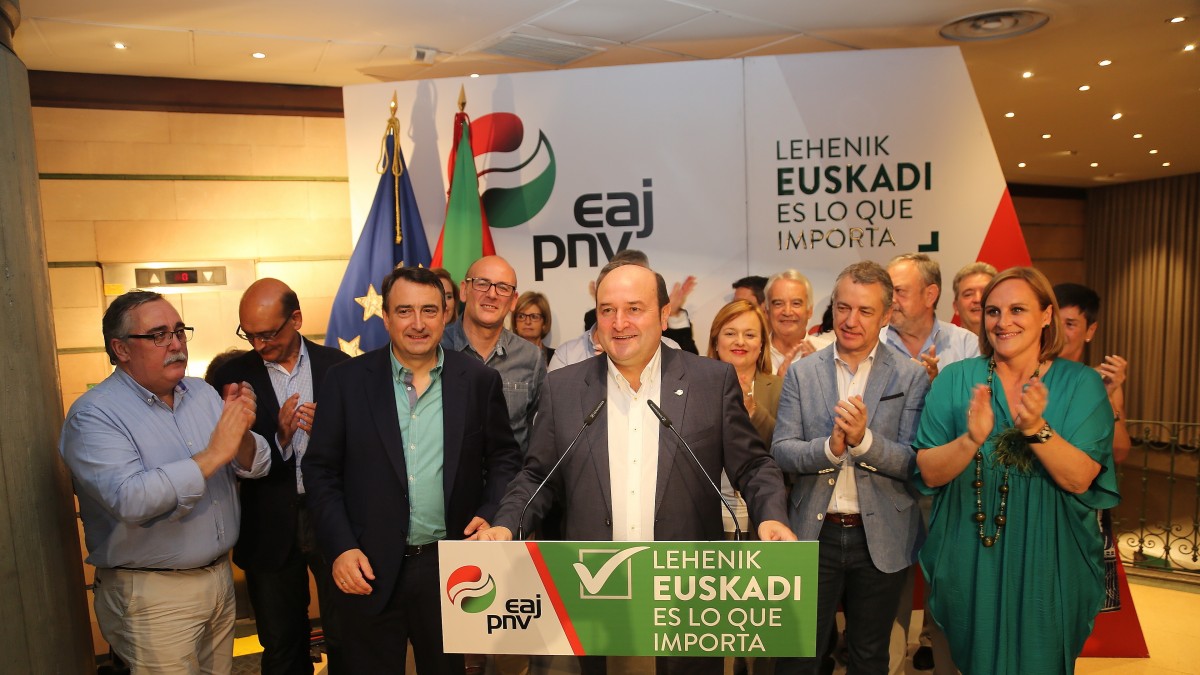 EAJ-PNVk Kongresuko talde parlamentarioa eta sei senatari mantenduko ditu abenduaren 20ko emaitzak hobetu ondoren