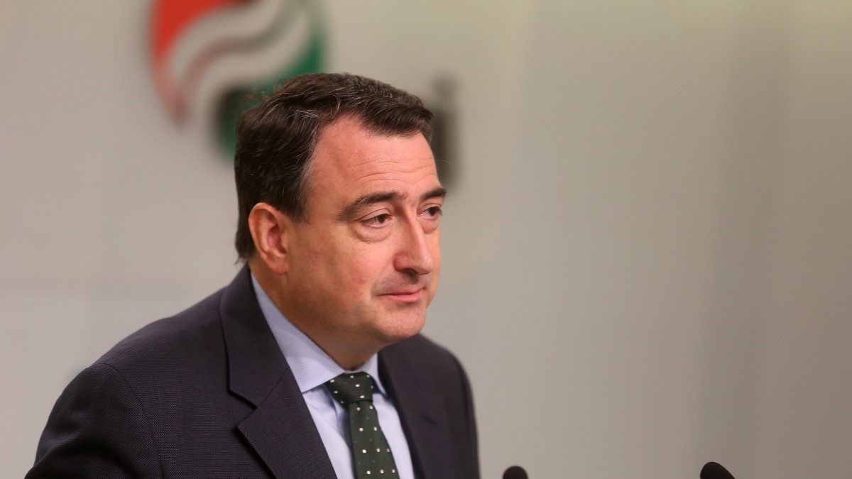 Aitor Esteban exige al nuevo Gobierno de Rajoy “un cambio de actitud en tres ámbitos fundamentales: el territorial, el económico y el de la convivencia”