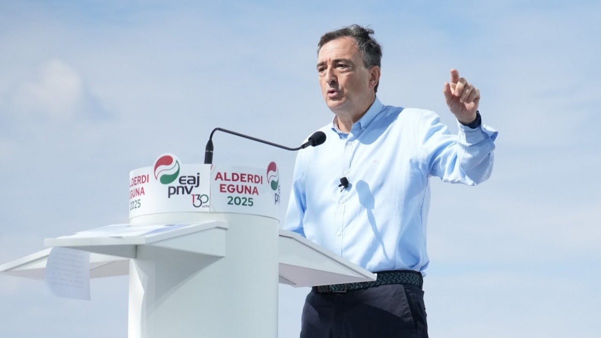 Aitor Esteban: “Somos el centro de gravedad que mantiene Euskadi en marcha”