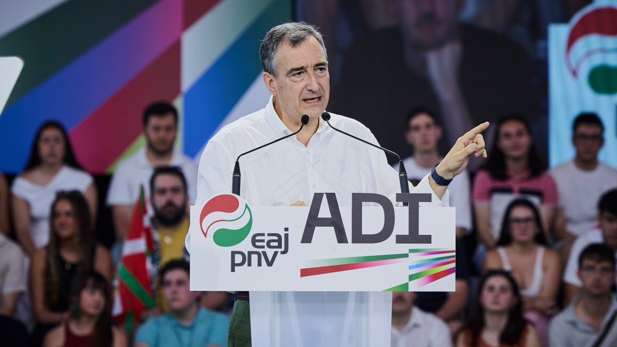 Aitor Esteban: 