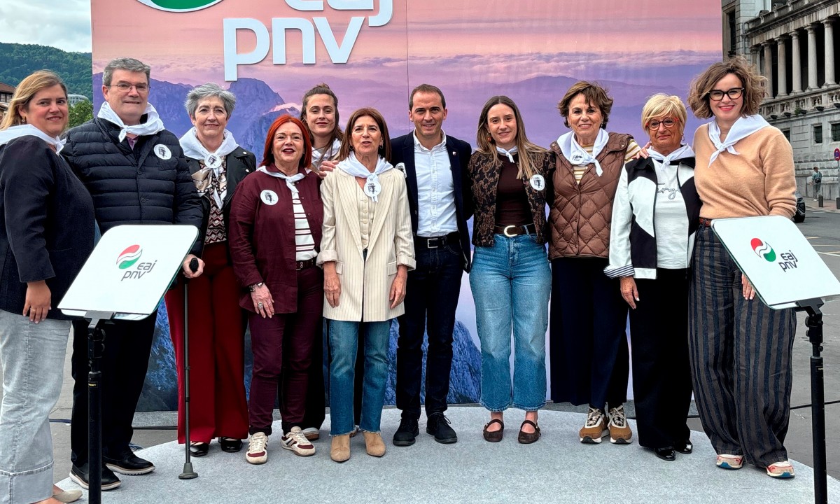 EAJ-PNVk eraikuntza nazionalean emakumeak izan duen papera aitortu du eta gogora ekarri du, EABn egiten zuten lan ikusezinetik Bizkaiko kargu instituzionalen erdia baino gehiago izatera igaro direla