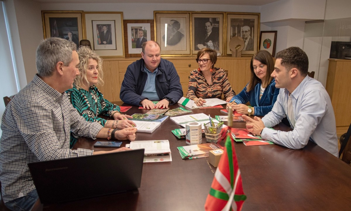 EAJ-PNV censura que EH-Bildu mantenga cerca de un millón de euros sin pagar a empresas, comercios y asociaciones de Laudio