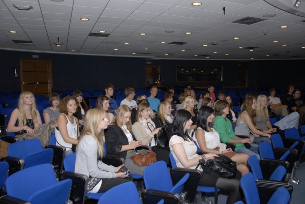Estudiantes de Baviera visitan Sabin Etxea
