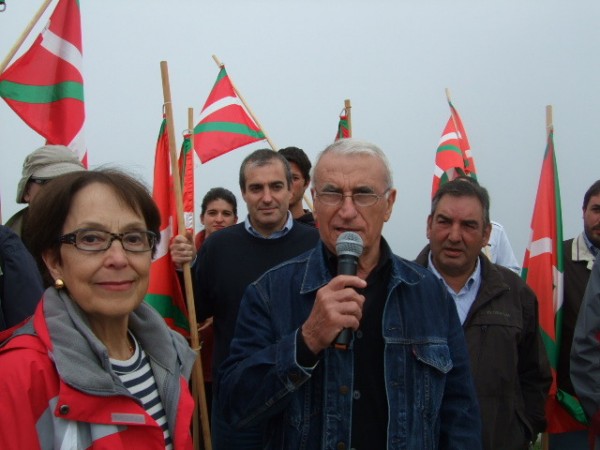 Alderdikideak bildurik Ikurriñaren pesta-rentzat, Uztailaren 14an, Larrun-eko kaskoan, Iparr
