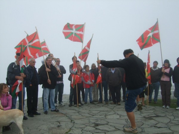  Alderdikideak bildurik Ikurriñaren pesta-rentzat, Uztailaren 14an, Larrun-eko kaskoan, Iparralde, H