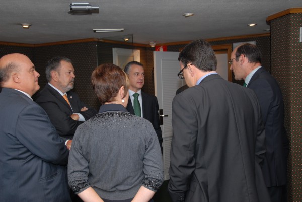 Candidatos de EAJ-PNV al Congreso en Foro Nueva Economía