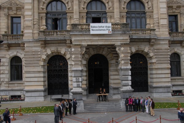 EAJ-PNV - Retirada pancarta 