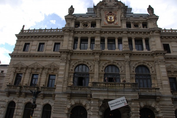 EAJ-PNV - Retirada pancarta 