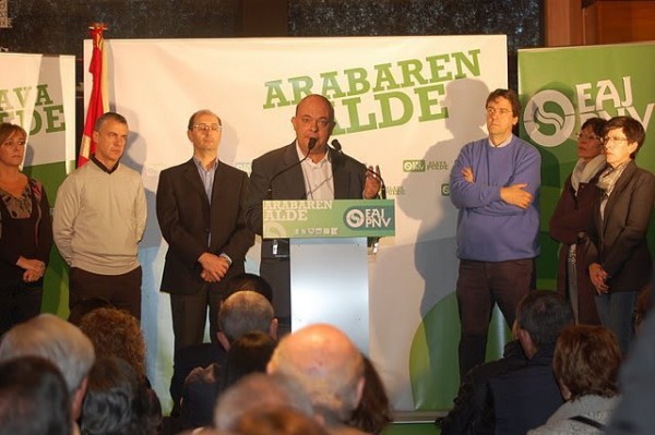 Iñigo Urkullu en la reinauguración del Batzoki de Gasteiz erdialde
