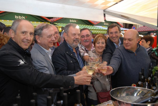 Erkoreka, Tapia, Olabarria, Anasagasti, Azpiazu, Ortuzar y JL Bilbao en el último lunes de Gernika