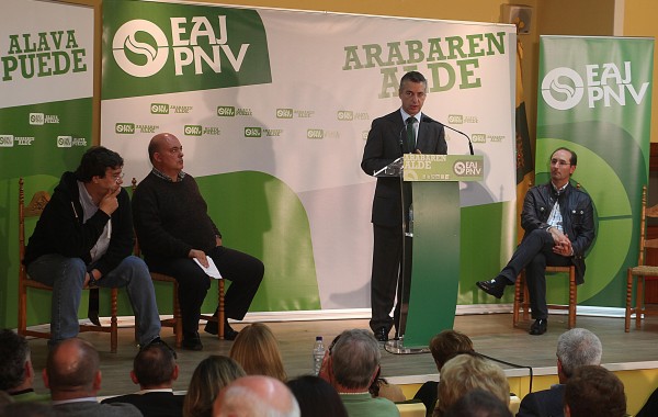 Iñigo Urkullu, Emilio Olabarria y Claudio Rodríguez en el acto de EAJ-PNV en Lantaron