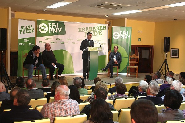 Iñigo Urkullu, Emilio Olabarria y Claudio Rodríguez en el acto de EAJ-PNV en Lantaron