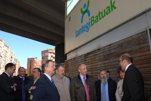 Josu Erkoreka y resto candidaturas Congreso y Senado. Edificio Lantegi Batuak