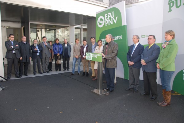 Josu Erkoreka y resto candidaturas Congreso y Senado. Edificio Lantegi Batuak