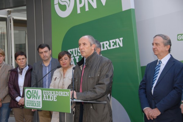Josu Erkoreka y resto candidaturas Congreso y Senado. Edificio Lantegi Batuak