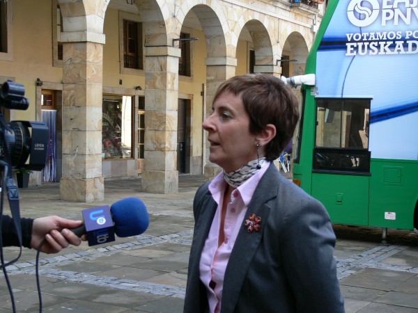 ARANTXA TAPIA: “ZENBAT ETA AUTOGOBERNU GEHIAGO, ORDUAN ETA ONGIZATE GEHIAGO”.