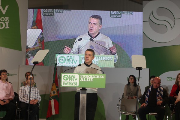 Emilio Olabarria, Iñaki Gerenabarrena eta Iñigo Urkullu  Vitoria-Gasteizen