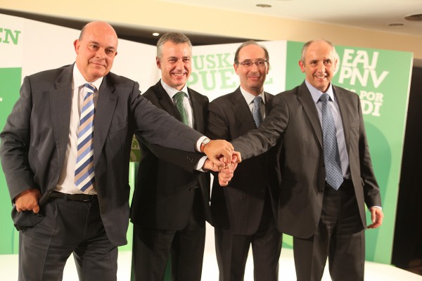 Emilio Olabarria, Josu Erkoreka e Iñigo Urkullu. Encuentro sociedad alaveaa