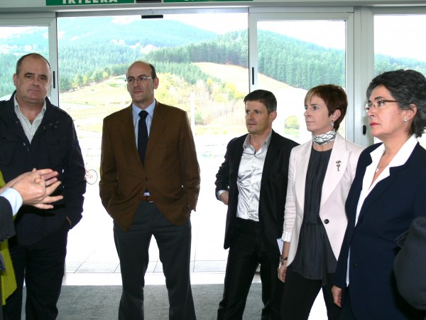Arantxa Tapia. L Leanizbarrutia, J Agirretxea y J Egibar en Arrasate