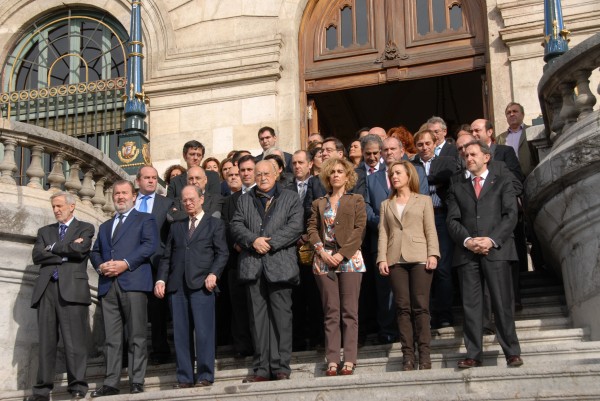 Concentración en contra del asesinato en Santutxu