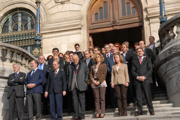 Concentración en contra del asesinato en Santutxu