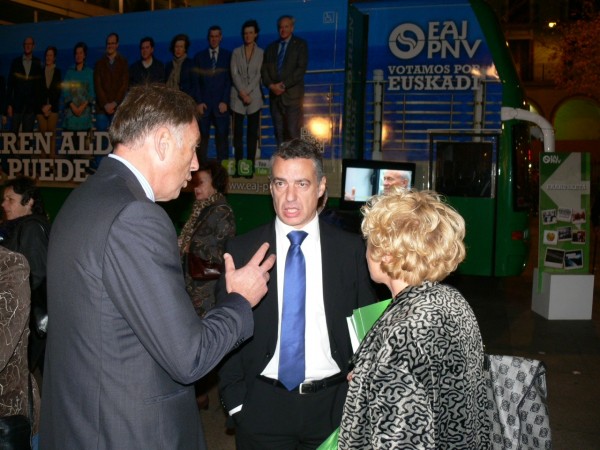 Iñigo Urkullu, Arantxa Tapia y Joseba Egibar en Eibar