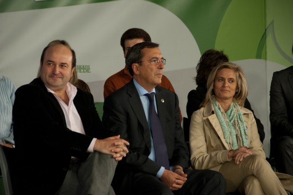 Josu Erkoreka, Iñigo Urkullu y resto de candidaturas en el mitin de Barakaldo