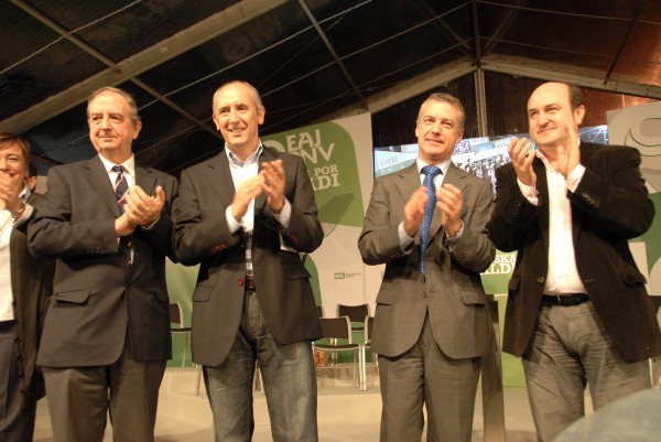 Josu Erkoreka, Iñigo Urkullu y resto de candidaturas en el mitin de Barakaldo