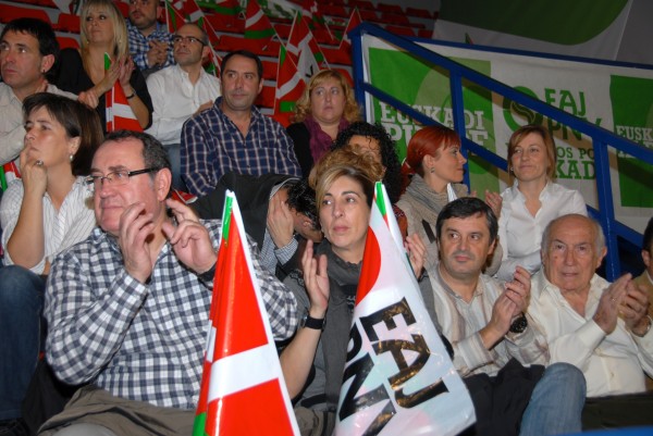 Iñigo Urkullu, Josu Erkoreka, Arantxa Tapia y Emilio Olabarria. Mitin de La Casilla