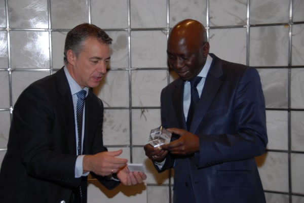 Iñigo Urkullu eta Abas Ndiour, Senegaleko enbaxadorearekin