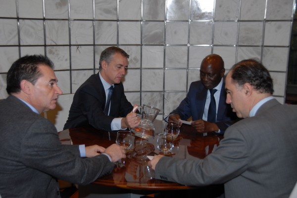Iñigo Urkullu y Abas Ndiour, embajador de Senegal