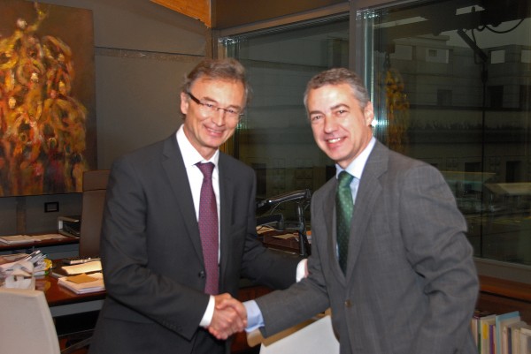 Iñigo Urkullu y Juan Skoda embajador de Eslovaquia