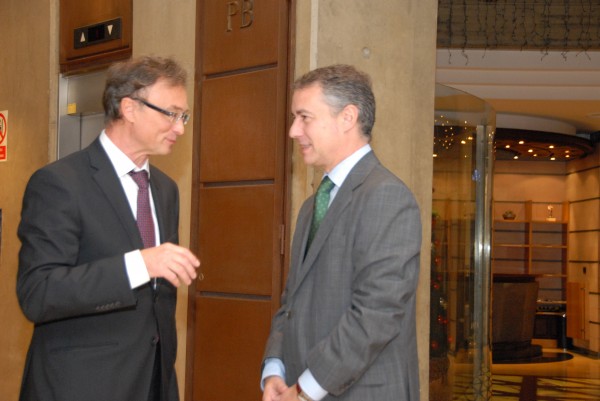 Iñigo Urkullu y Juan Skoda embajador de Eslovaquia