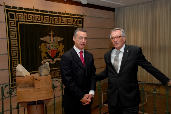 Urkullu y Trias